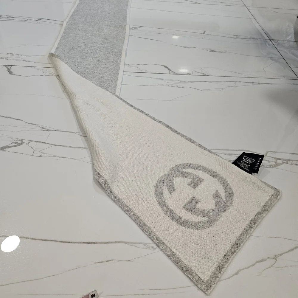 EUC Gucci Cashmere Gray and Cream Scarf - Picture 10 of 11